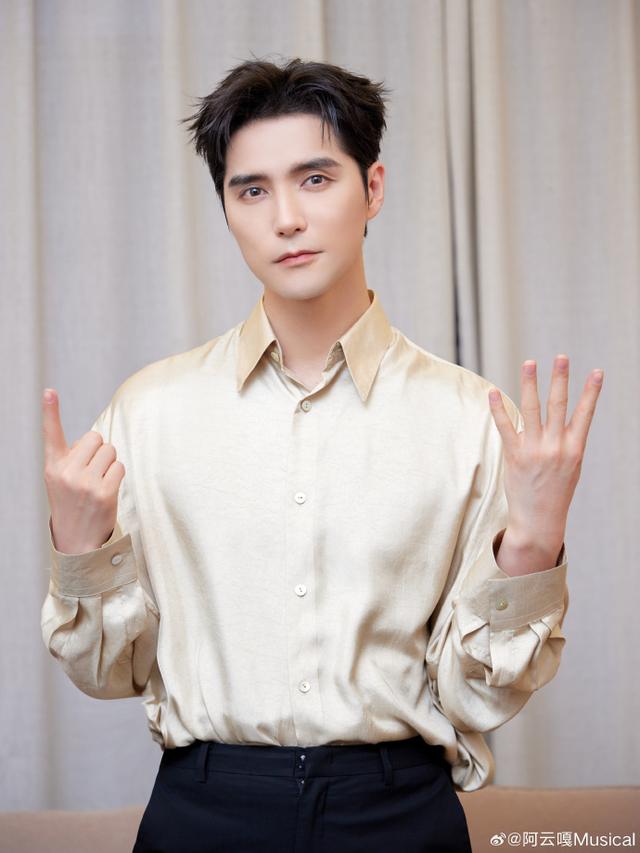 从舞台巨星到幕后推手 阿云嘎与他的演出经纪人